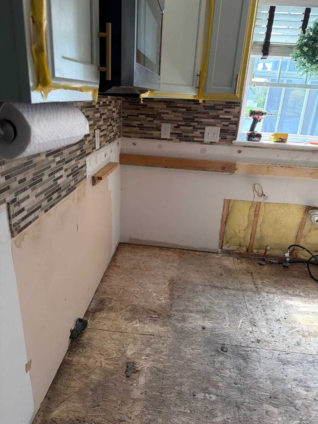 Containment setup for mold remediation in Maple Glen home